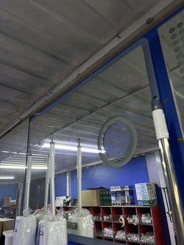 аксессуары для серверных шкафов блоки розеток: Прозрачная защитная перегородка из стекла/оргстекла для касс