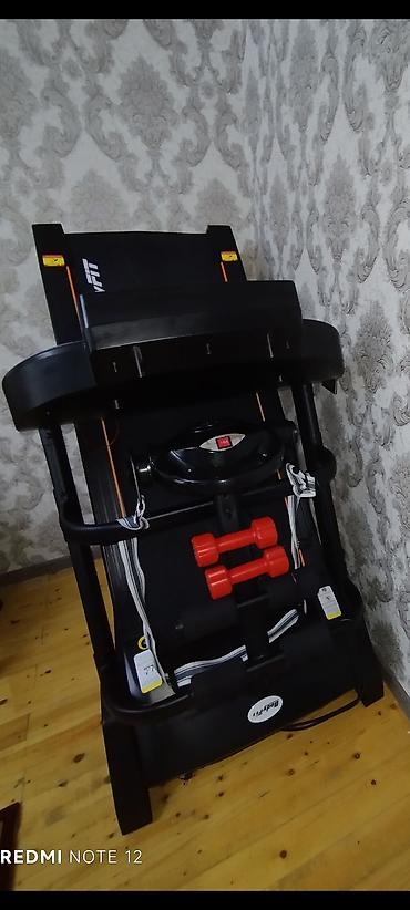 İdman və istirahət: BodyFit qaçış trenajoru - Güclü elektrik mühərriki, elektron — 4
