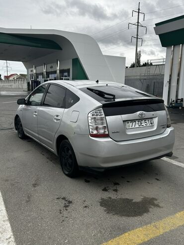 фольксваген пассат б5 1 8: Toyota Prius – hibrid hetçbek - Korpus: 5 qapılı hetçbek, gümüşü rəng