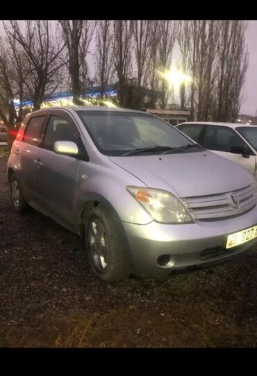 Toyota: Toyota ist: 2003 г., 1.3 л, Автомат, Бензин, Хэтчбэк