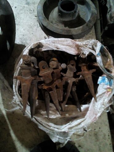 Другие автозапчасти: , вариатора нет, нет нет,что на фото других запчастей нет есть — 9