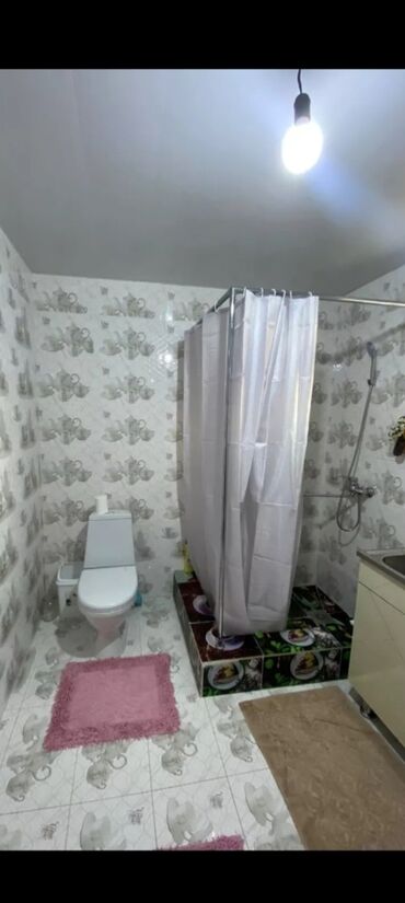 город ош суточный квартира: 58 м², 3 комнаты, Парковка, Забор, огорожен