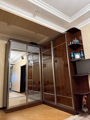 Dəhliz dolabı satılır 300 azn.Ölçü:1.40×1.90 sm.Ünvan:Neftçilər lalafo.az -da Dəhliz dolabı satılır 300 azn.Ölçü:1.40×1.90 sm.Ünvan:Neftçilər