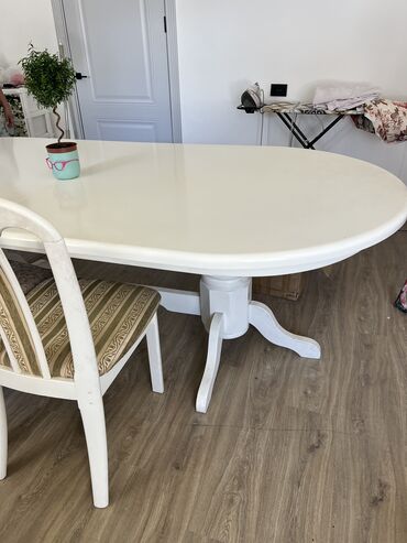 круглый столик: Комплект стол и стулья Для зала, Б/у