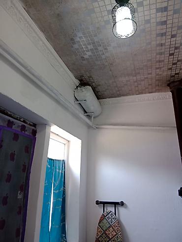 Продажа коттеджей и домов: 6 комнат жер уй сатылат. Короо тосулган чон зал, спальный, детский — 20