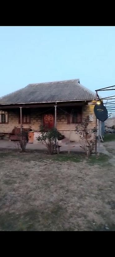 Həyət evləri və villaların satışı: 20 sot heyeti. Heyetinde dami heyvan saxlamgcun. hamam tualet — 7