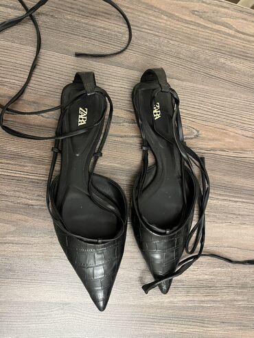 Basanoşka və səndəllər: Zara, Ölçü: 36, rəng - Qara, Yeni — 6