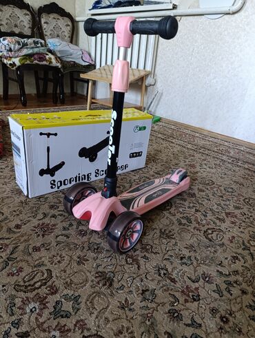 розовый велосипед: Детский велосипед, 3-колесный, 4 - 6 лет, Для девочки, Б/у