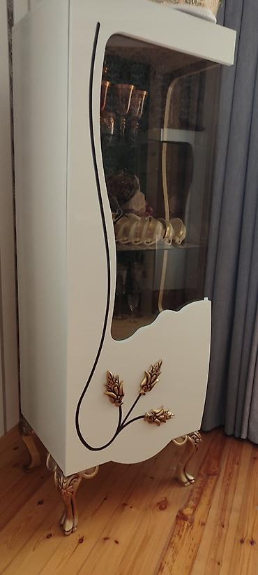 qedimi bufet: Iki eded servant satilir, yeni kimidir az iwlenilib.Içinde iwiqlanmada — 1