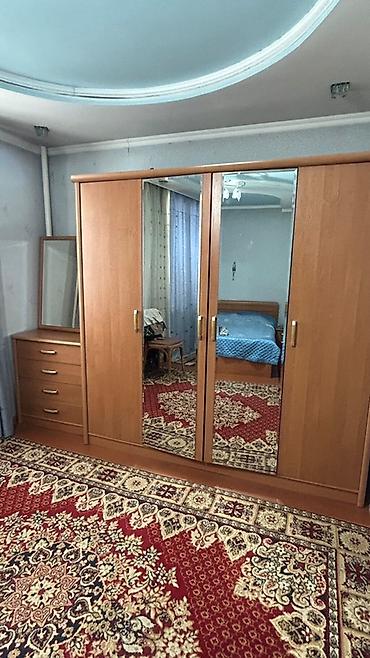 краватки: Спальный гарнитур, Б/у, Двуспальная кровать, Шкаф, Комод, цвет - Коричневый — 2