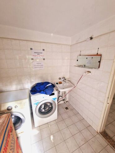 Anbar və emalatxanalar: Səbail rayonu, Badamdar şossesində, 1-ci massivdə əsas yolun üstündə — 18