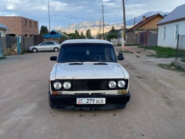 жигули 2106 цена: Автомобиль ВАЗ-2106 белого цвета. Эта модель, известная своей