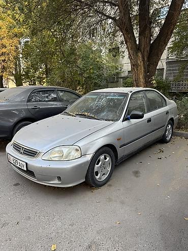 малолитражные авто: Honda Civic: 1999 г., Механика, Бензин, Седан — 4