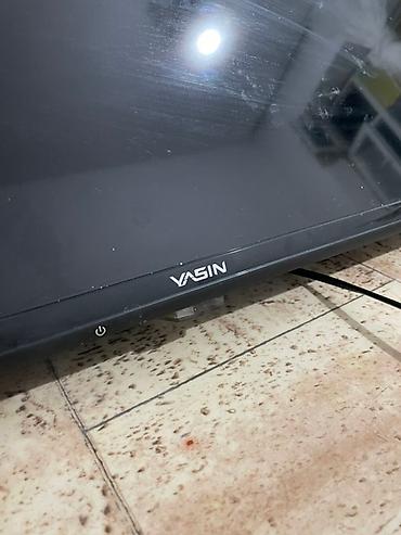 Телевизоры: Черный LED-телевизор Yasin с широким экраном. Телевизор оснащен — 2