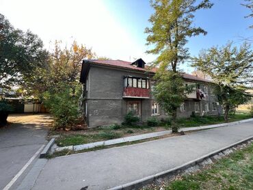 не достроенный дома: 2 комнаты, 46 м², Сталинка, 1 этаж, Старый ремонт