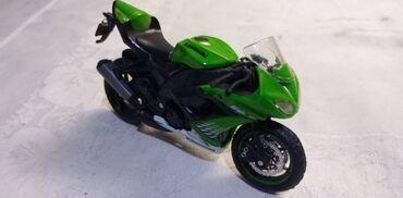 Ostali predmeti za umetnost i kolekcionarstvo: Motori 1:18,ocuvani cena za kom — 14