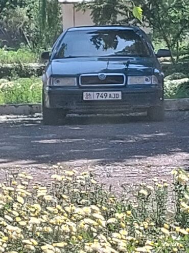 Skoda: Skoda Octavia: 1997 г., 1.8 л, Механика, Бензин, Седан