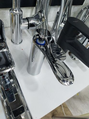 мойка для кухни под столешницу: Hamam/mətbəx üçün təkqollu qarışdırıcı kran - Korpus: parlaq xrom