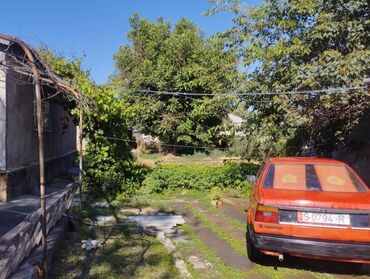 жилой дом с земельным участком: Дом, 100 м², 5 комнат, Собственник, Старый ремонт
