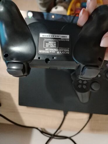 PS3 (Sony PlayStation 3): Playstation 3 / Čipovan / Slim / 500gb / 40 Igrica ima na njemu. Kod na lalafo.rs — 11 PS3 (Sony PlayStation 3): Playstation 3 / Čipovan / Slim / 500gb / 40 Igrica ima na njemu. Kod — 11