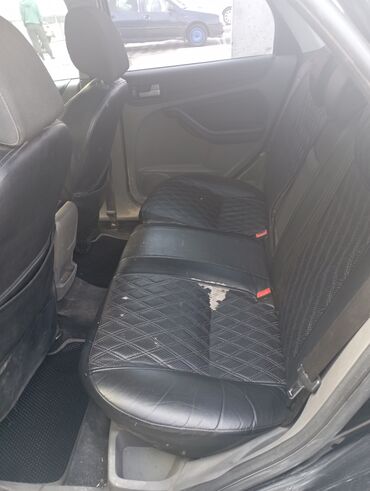 Ford: Ford Focus: 2010 г., 1.8 л, Механика, Бензин, Седан — 8