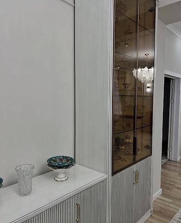 silver kitchen: Стенка-шкаф, Тип стенки-шкафа: Модульная, Для зала, Новый, Особенности: Для хранения посуды — 4