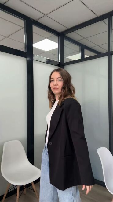 Пиджаки, жакеты: Новый пиджак 🌸 в упаковке, оверсайз модель, классно сидит! Продаю