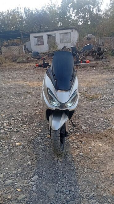 б у набор ключей: Макси-скутер 150 куб. см, Бензин, Б/у