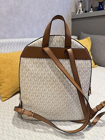 mk 2108: Michael Kors qadın bel çantası/ruksak - Dizayn: Brendin “MK” monoqram — 2