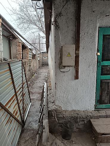 Продажа коттеджей и домов: Продаю дом. Находится по ул. Тюлебердиева, в ста метрах от перекрестка — 3