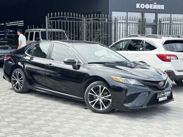 Mercedes-Benz: Toyota Camry: 2018 г., 2.5 л, Автомат, Бензин, Седан