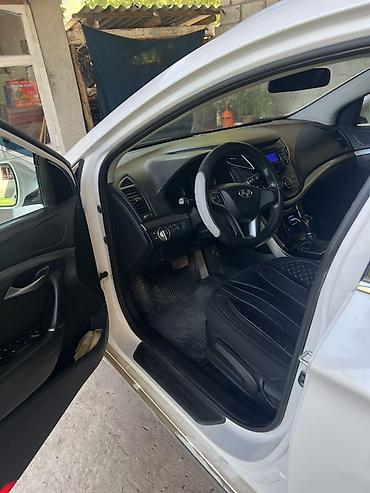 xpeng g3: Hyundai i40: 2014 г., 2 л, Бензин, Универсал — 9