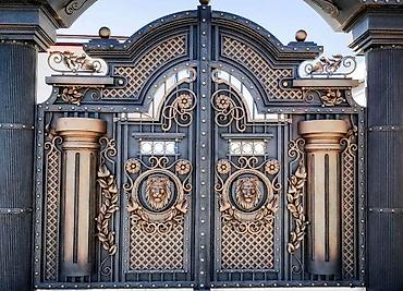 Распашные ворота: Современные уличные ворота и калитки из металлических панелей - Тип — 14