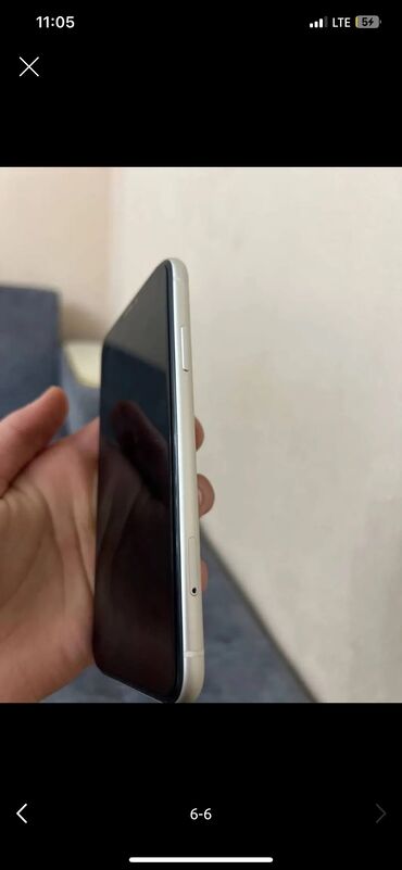 пиксел 4: IPhone 11, Колдонулган, 128 ГБ, Ак, Заряддоочу түзүлүш, Кабель, 75 %