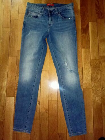 pantalone od somota zenske: Guess original,nove farmerke. Velicina 29. Po struka 37-44,imaju bas