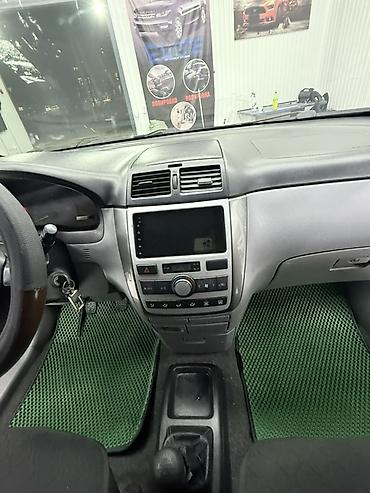toyota kamry: Toyota Avensis Verso: 2003 г., 2 л, Механика, Дизель, Минивэн — 10