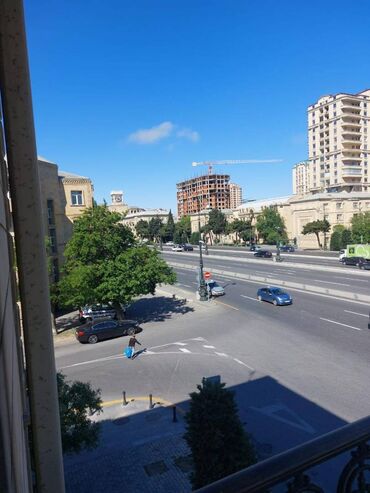 Uzunmüddətli kirayə mənzillər: Nərimanov metrosunun yaxınlığında 5 mertebeli binanın 3-cü — 8