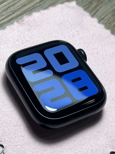 Apple Watch: Смарт‑часы Apple Watch (9/41mm), корпус тёмного цвета. Особенности: -