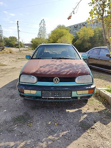 Volkswagen Golf: 1992 г., 1.8 л, Механика, Бензин, Хэтчбэк
