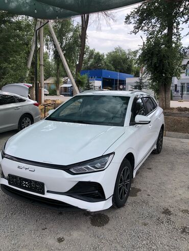 пвто в рассрочку: Белый электромобиль BYD E2 - это современный кроссовер с эффектным