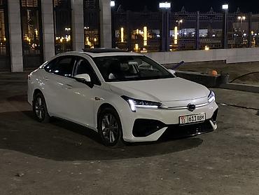 aion a60: Электромобиль седан GAC Aion S Plus (белый) Кузов и дизайн: + - — 3