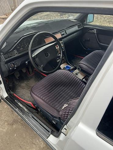 Mercedes-Benz: Mercedes-Benz W124: 1988 г., 2.2 л, Механика, Бензин, Седан — 8