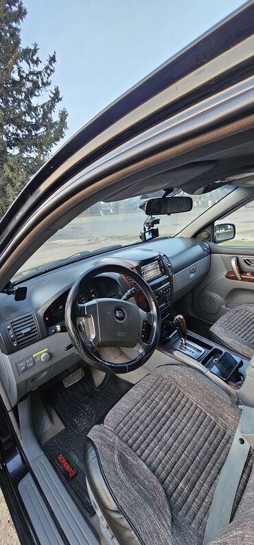 Kia: Kia Sorento: 2.5 l | 2003 il Ofrouder/SUV — 4