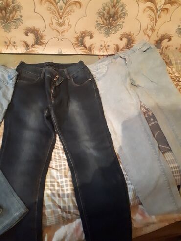 türk istehsalı qadın şalvarları: Qadın cinsi üçün 3 cüt cins şalvar dəsti.Bezileri az geyilib yarı