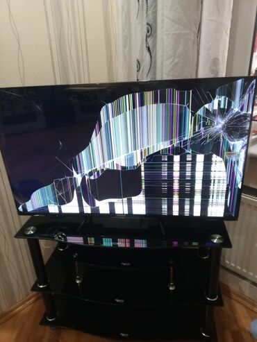 kompüter ekranı: Б/у Телевизор Riffle LED экран FHD (1920x1080)