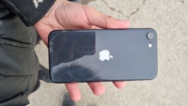 se 3: IPhone SE 2020, Б/у, 64 ГБ, Jet Black, Защитное стекло, Чехол, 80 %