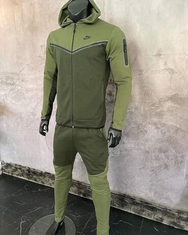 Trenerke: Top Ponuda . NIKE TECH FLEECE TRENERKE Cena 4400 dinara Veličine S M — 17