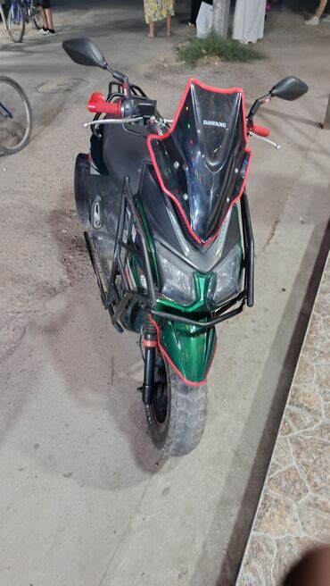 электромопед для взрослых: Скутер Yamaha, 150 куб. см, Бензин, Б/у
