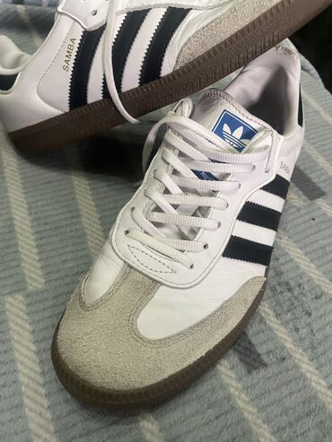 обувь адидас: Продам оригинальные adidas samba, размер 42-43, в хорошем состоянии