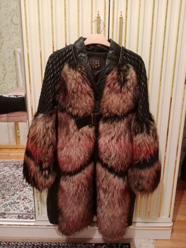 Toy paltarları və aksesuarları: ELUEL Furs qadın palto - Model: uzun palto, beldə tənzimlənən dəri